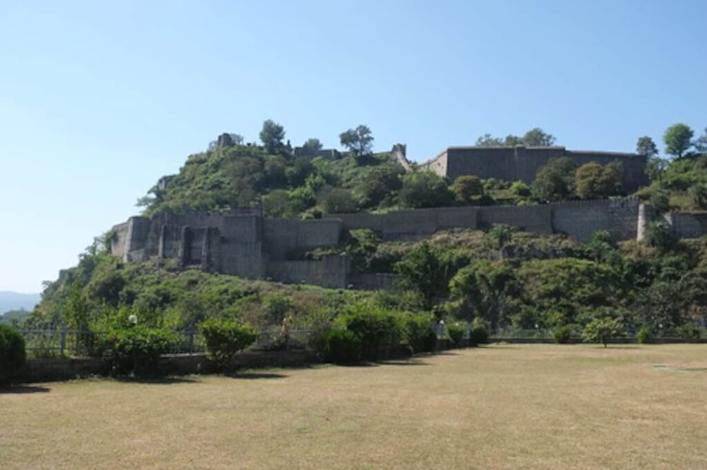 Bilaspur Fort & Ancient Temples – A Heritage Trail through Himachal’s Past