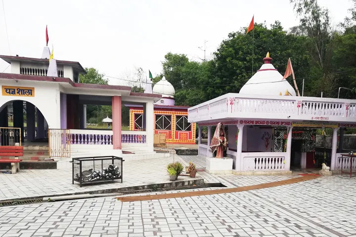 Kaleshwar Mahadev Temple – Cave Shrine Beside the Beas 2 Kaleshwar Mahadev Temple