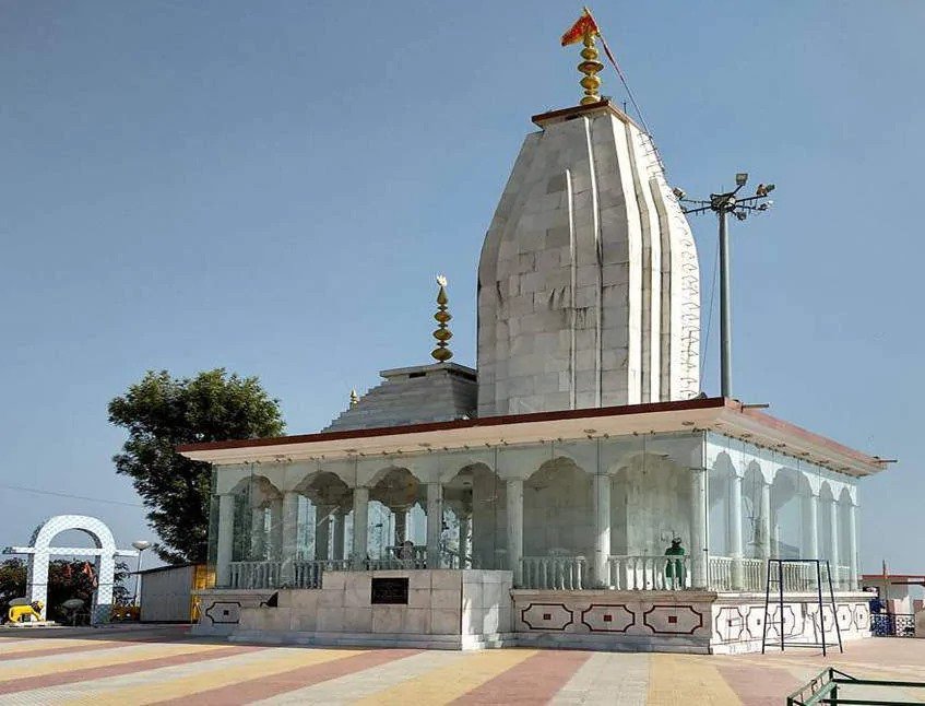Awah Devi Temple – Sunrise Views & Spiritual Energy in Hamirpur